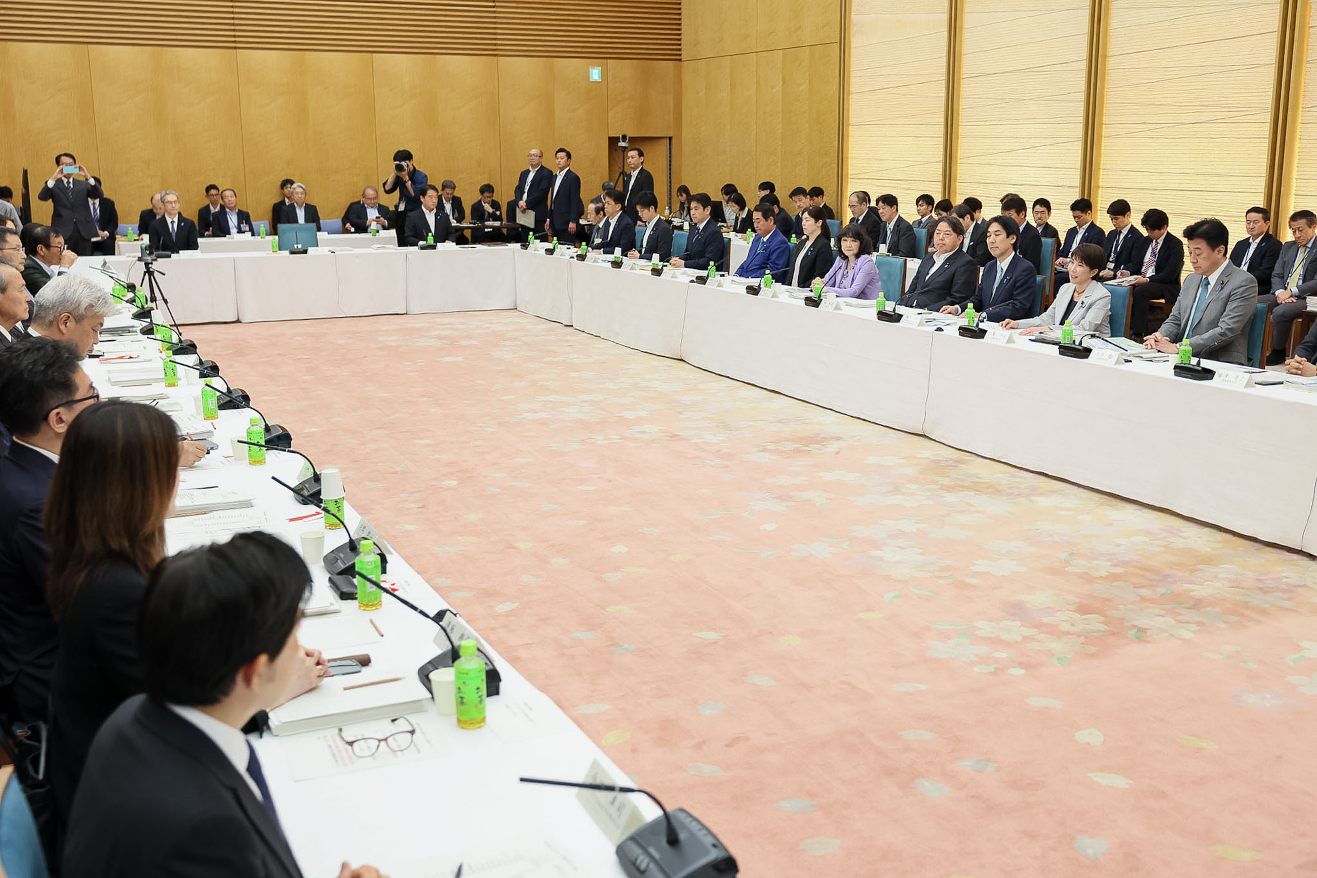 高市首相总结会议2