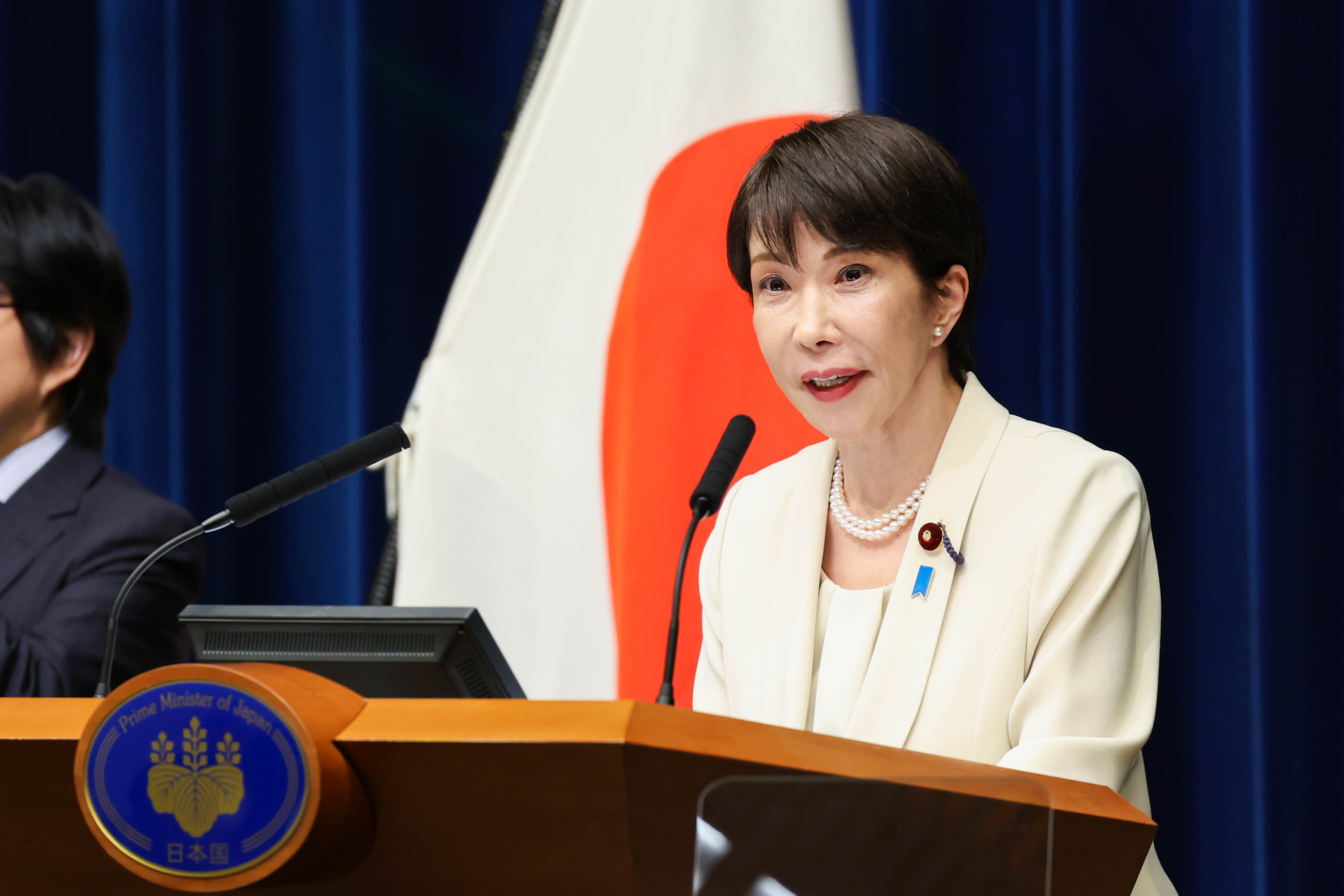 高市首相举行记者招待会15