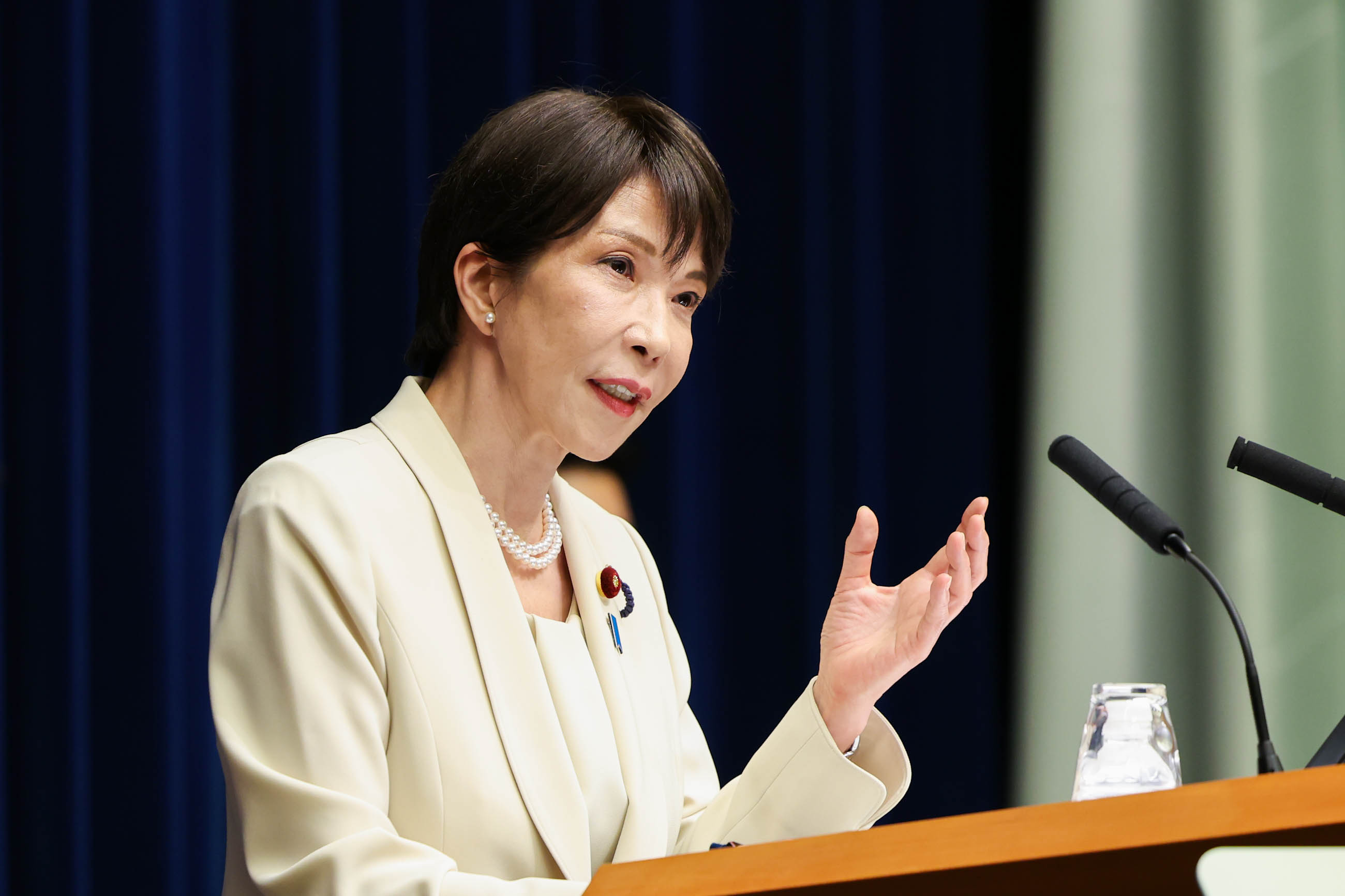 高市首相举行记者招待会17