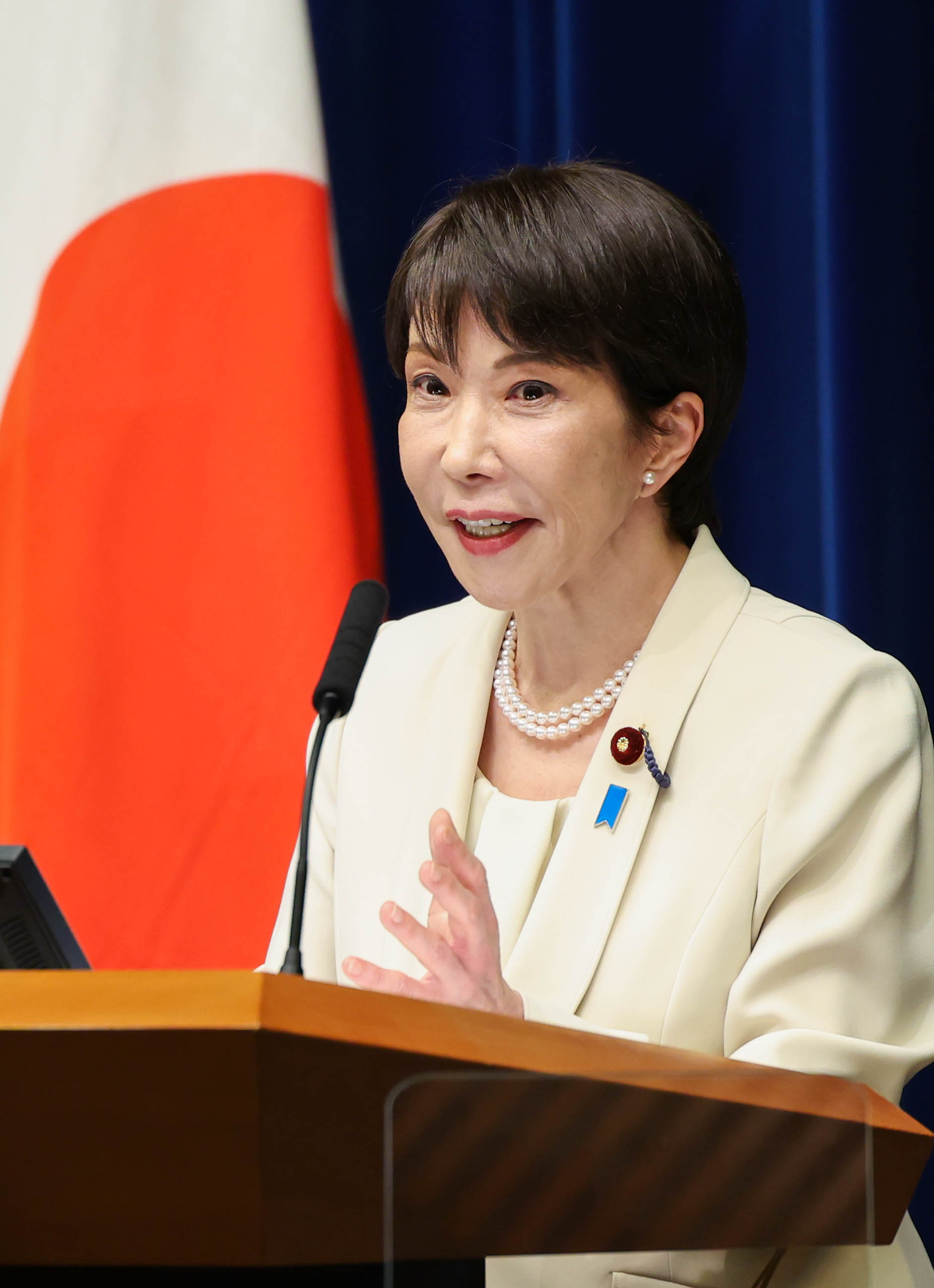 高市首相举行记者招待会20