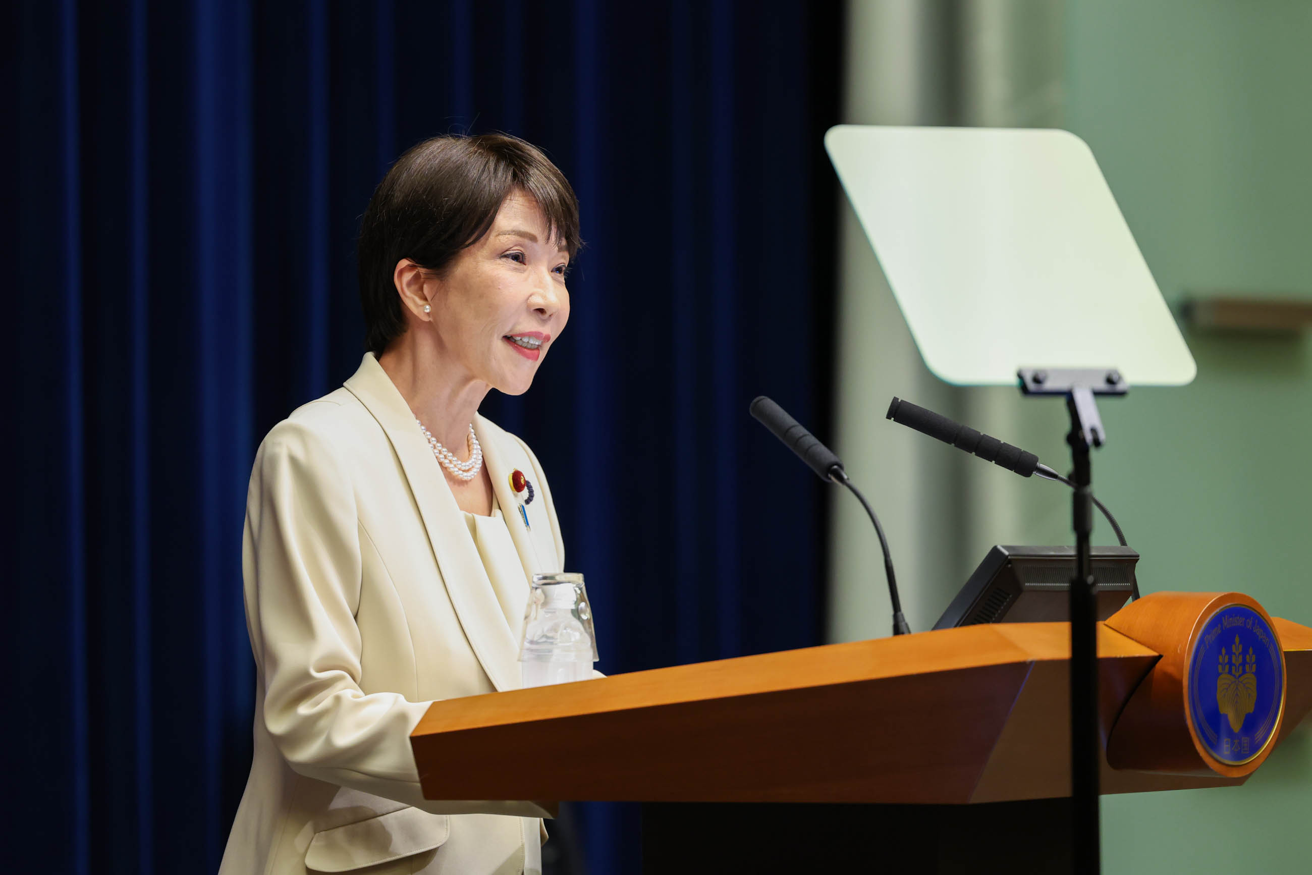 高市首相举行记者招待会3