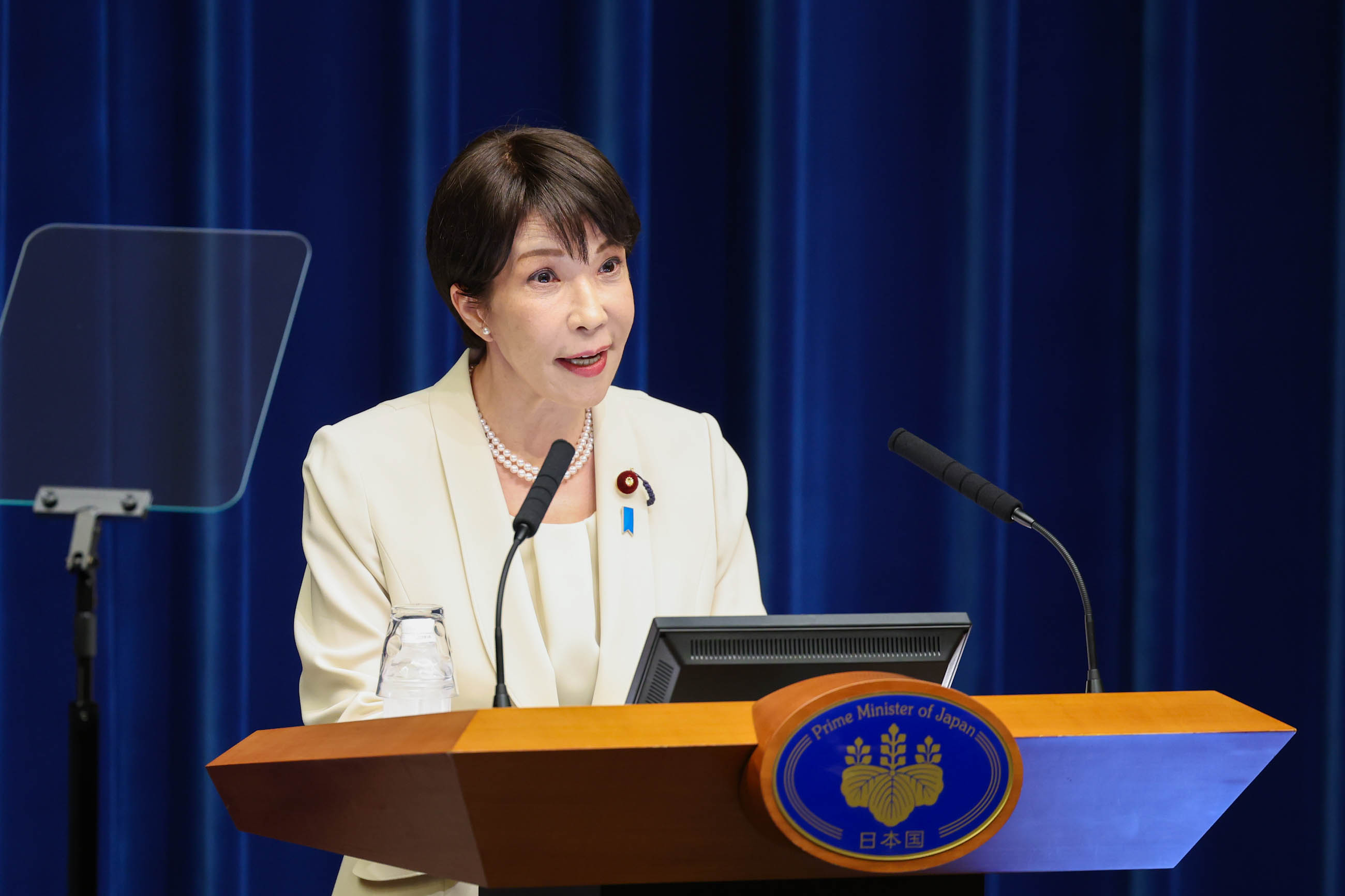 高市首相举行记者招待会5