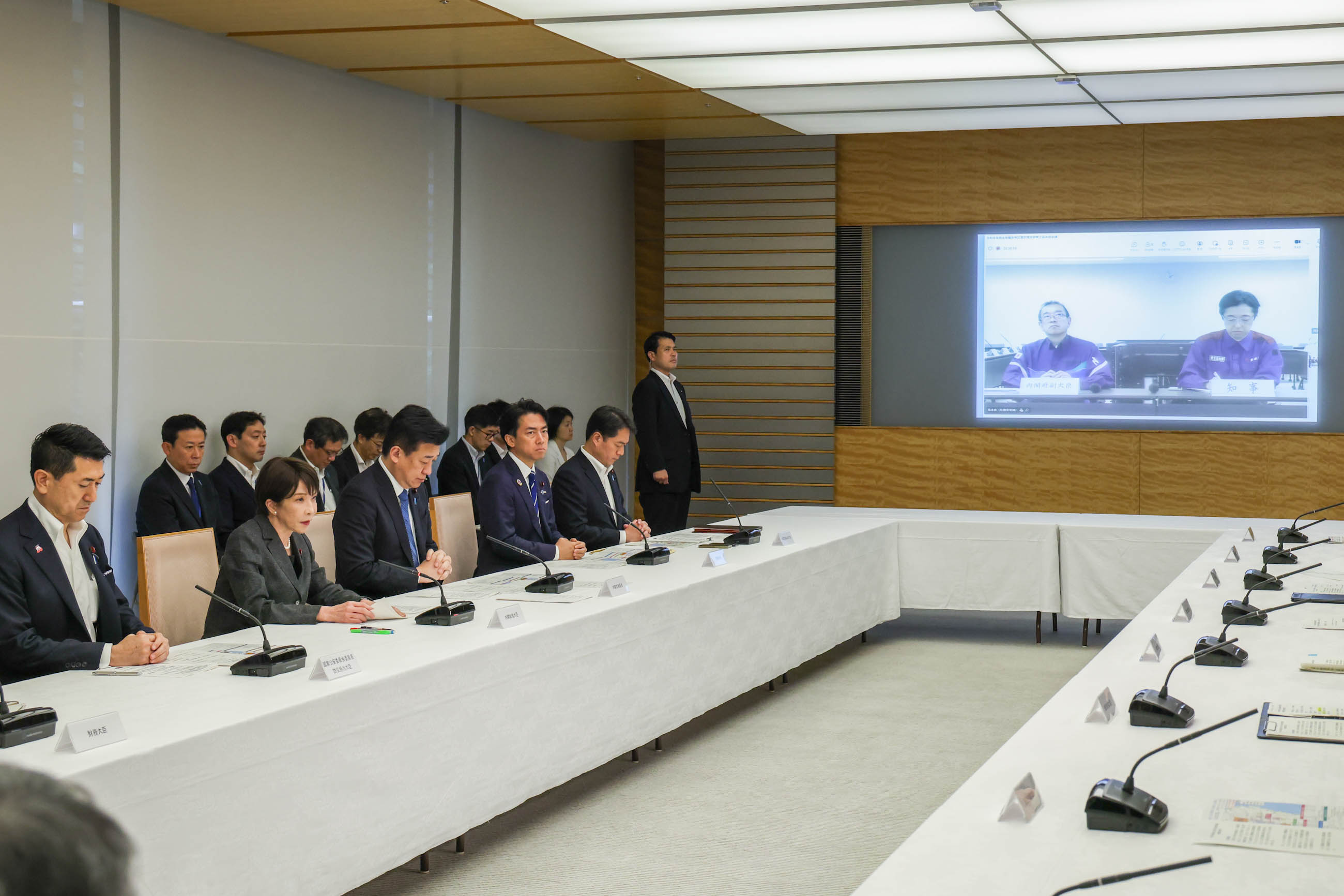 高市首相总结会议2