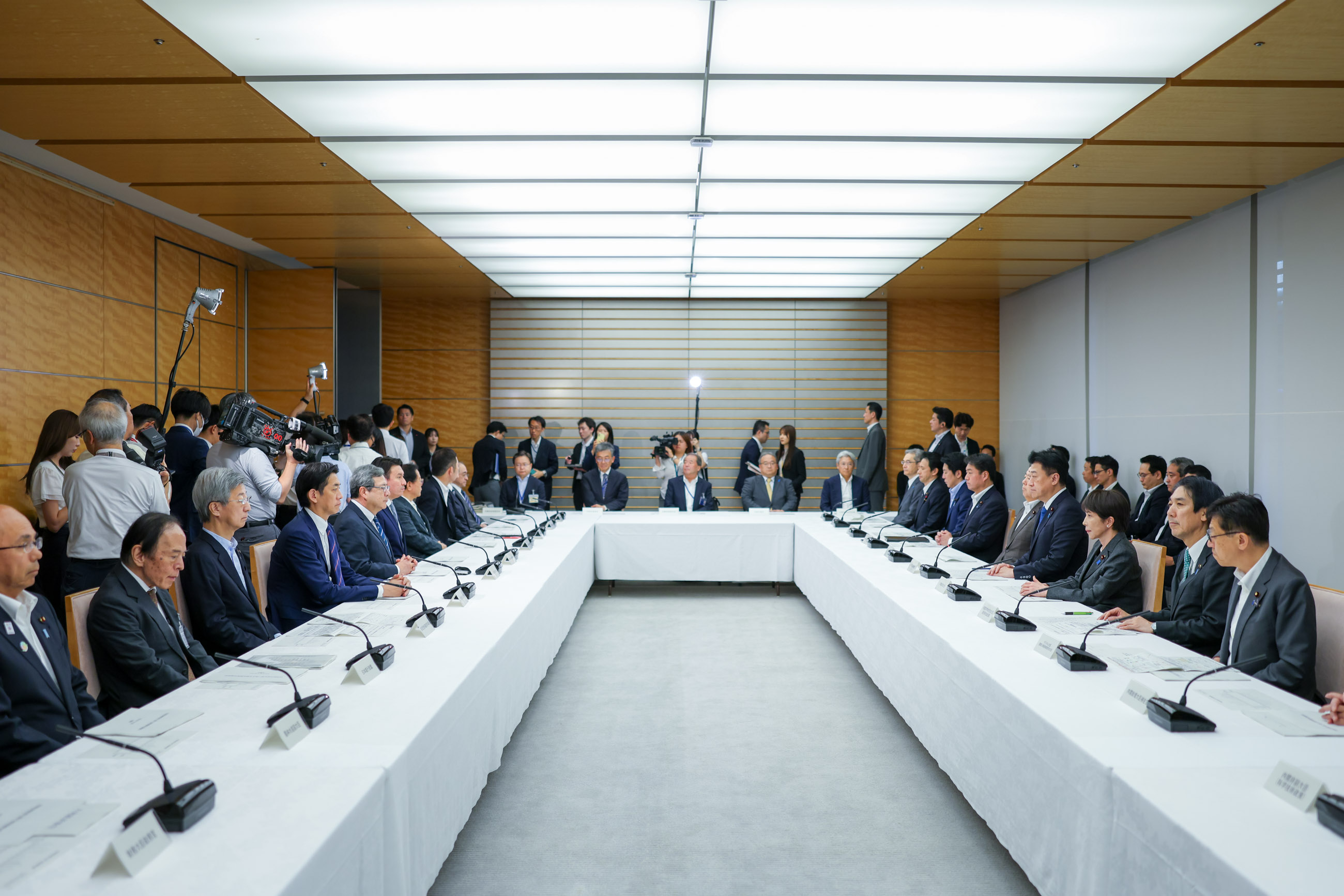 高市首相出席会议1
