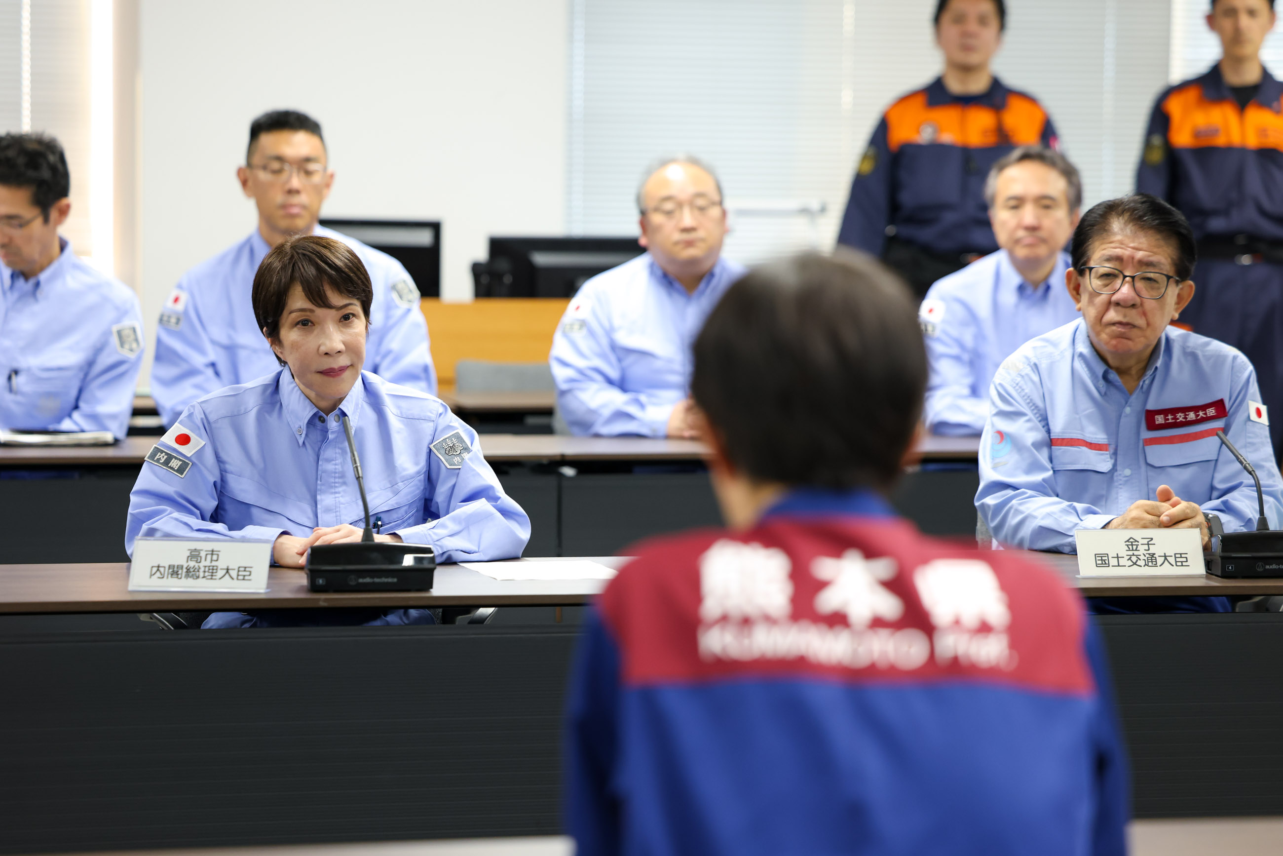 高市首相与木村熊本县知事交换意见 3