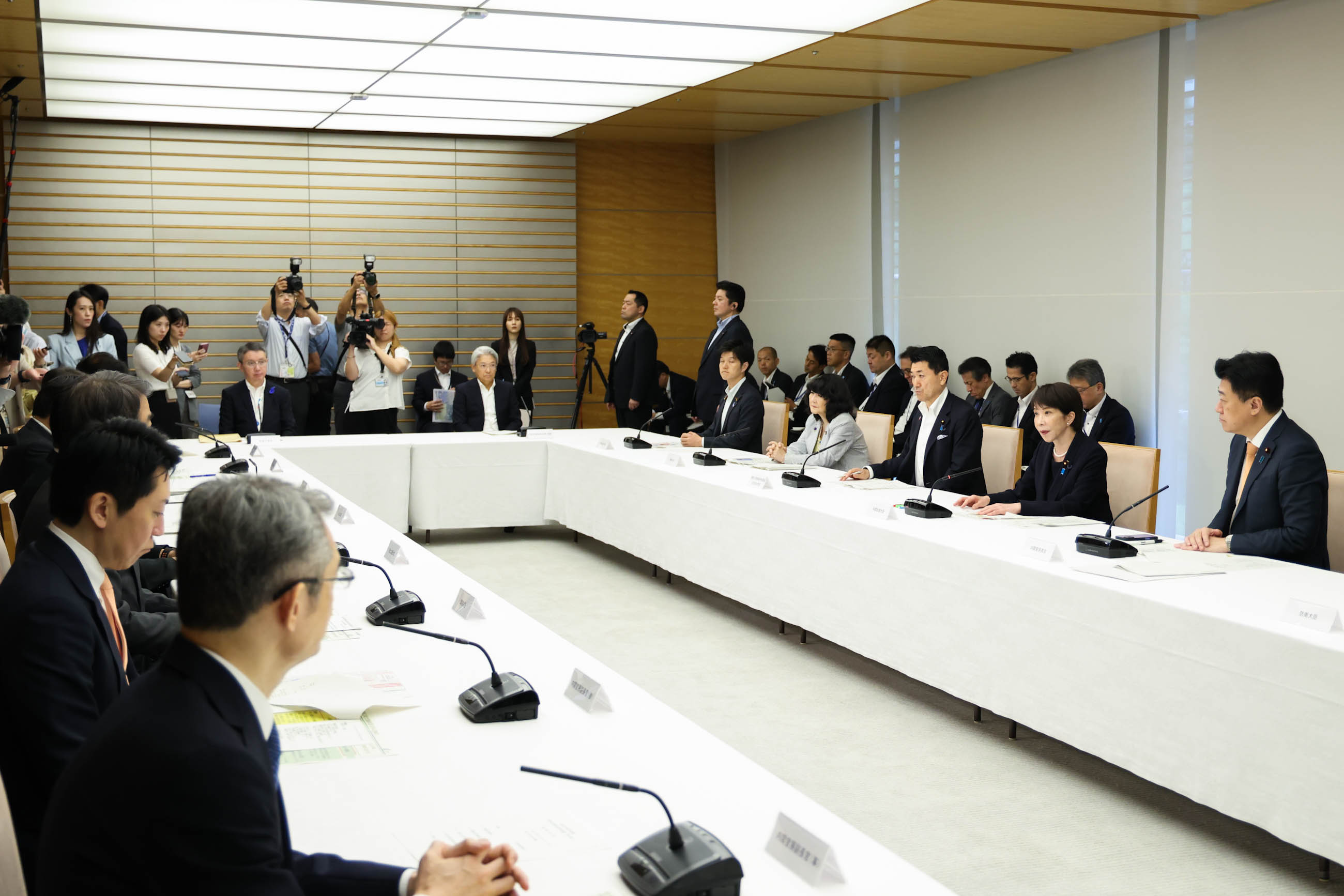 高市首相总结会议2