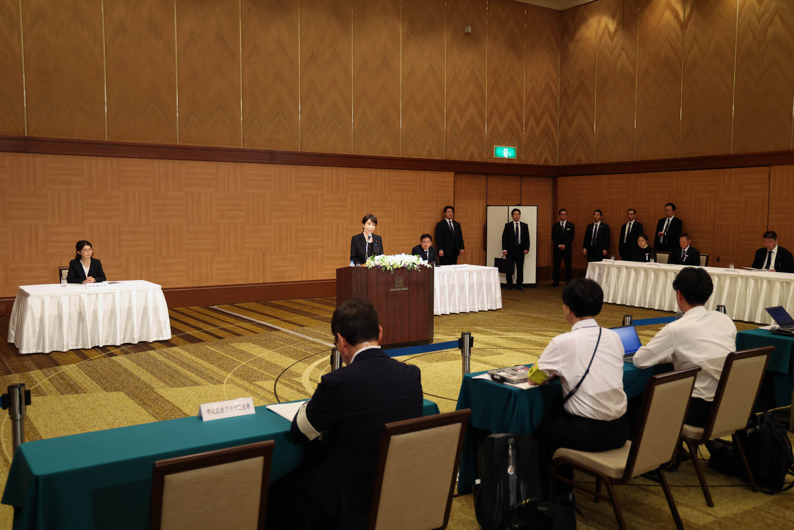 高市首相举行记者会1
