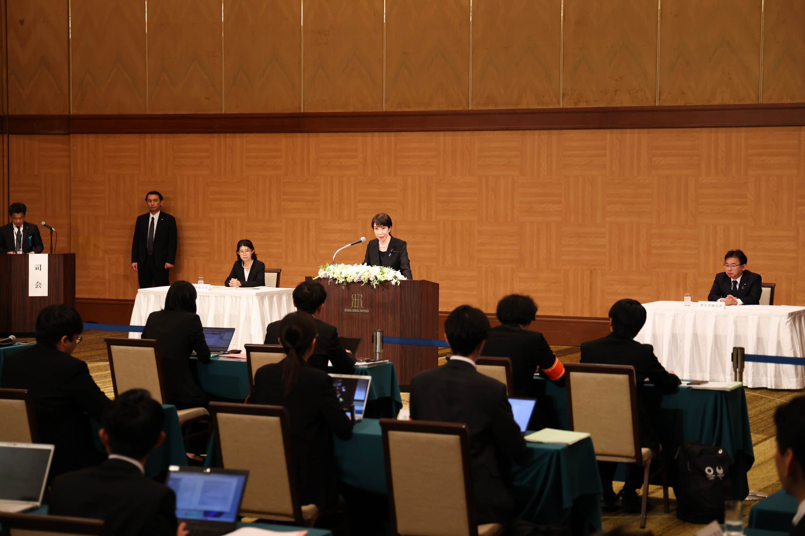 高市首相举行记者会3