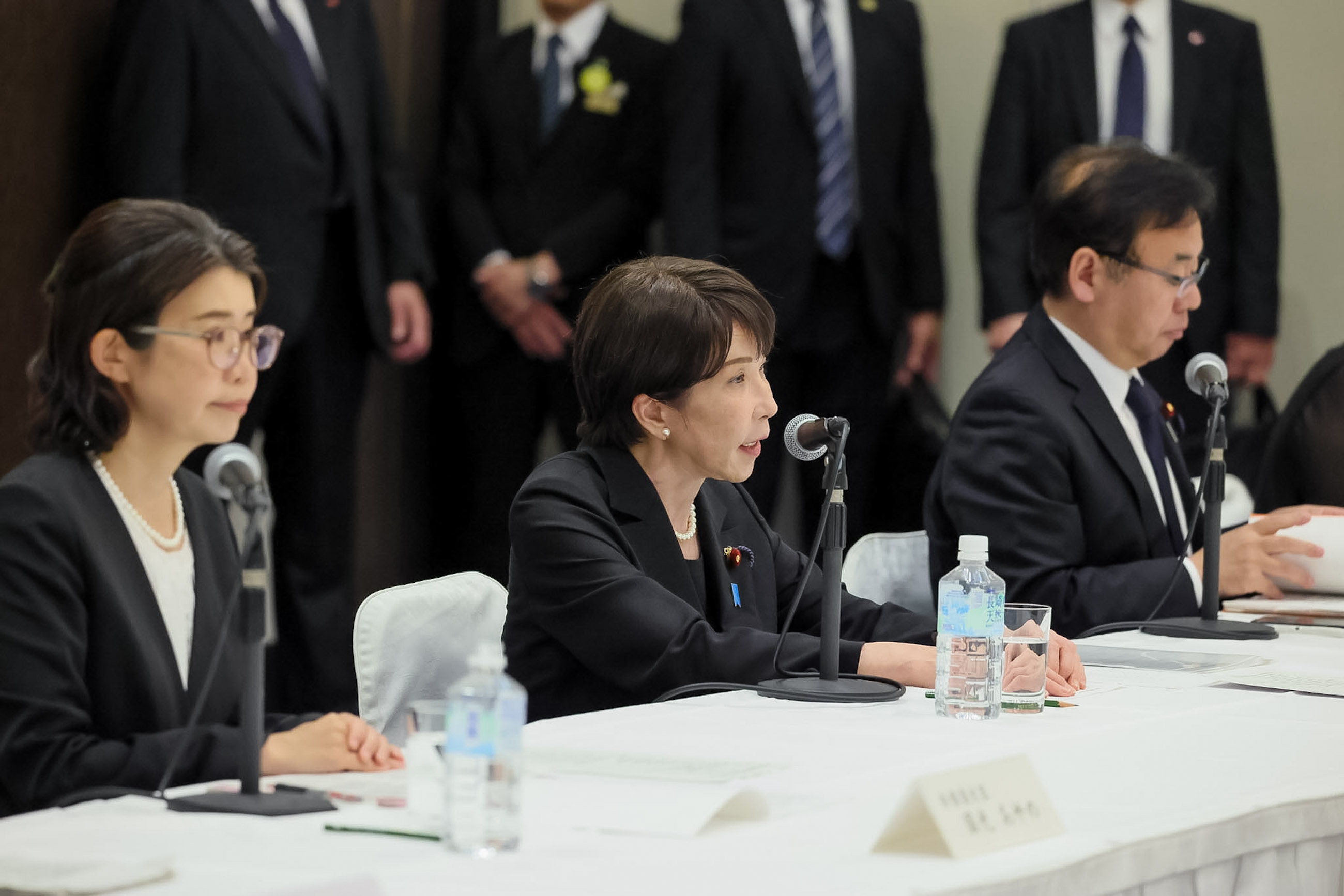 高市首相倾听核爆受害者代表的诉求2