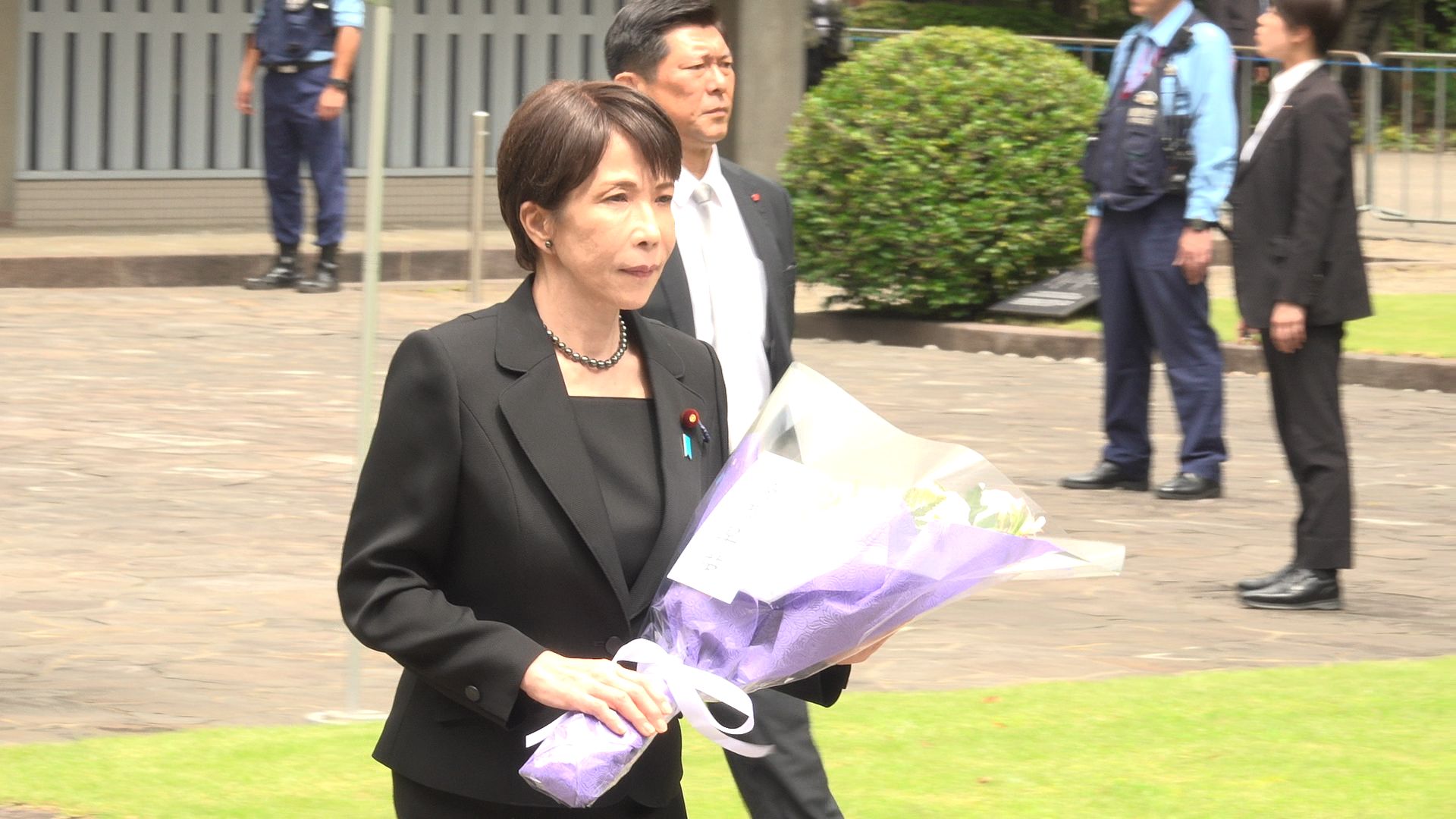 高市首相参拜千鸟之渊战殁者墓苑1