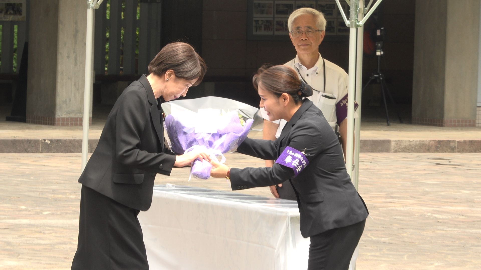 高市首相参拜千鸟之渊战殁者墓苑2