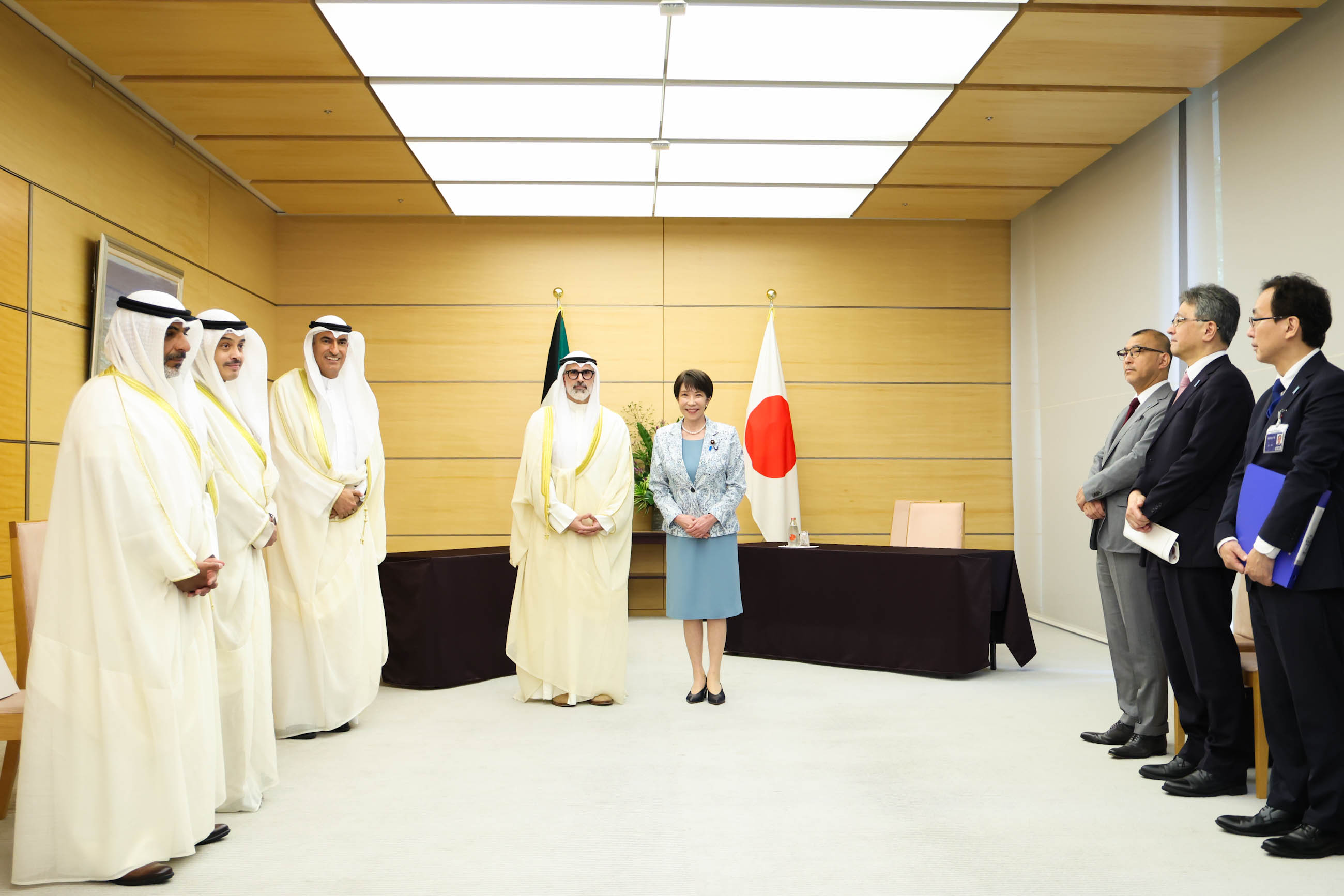 高市首相接受拜会1