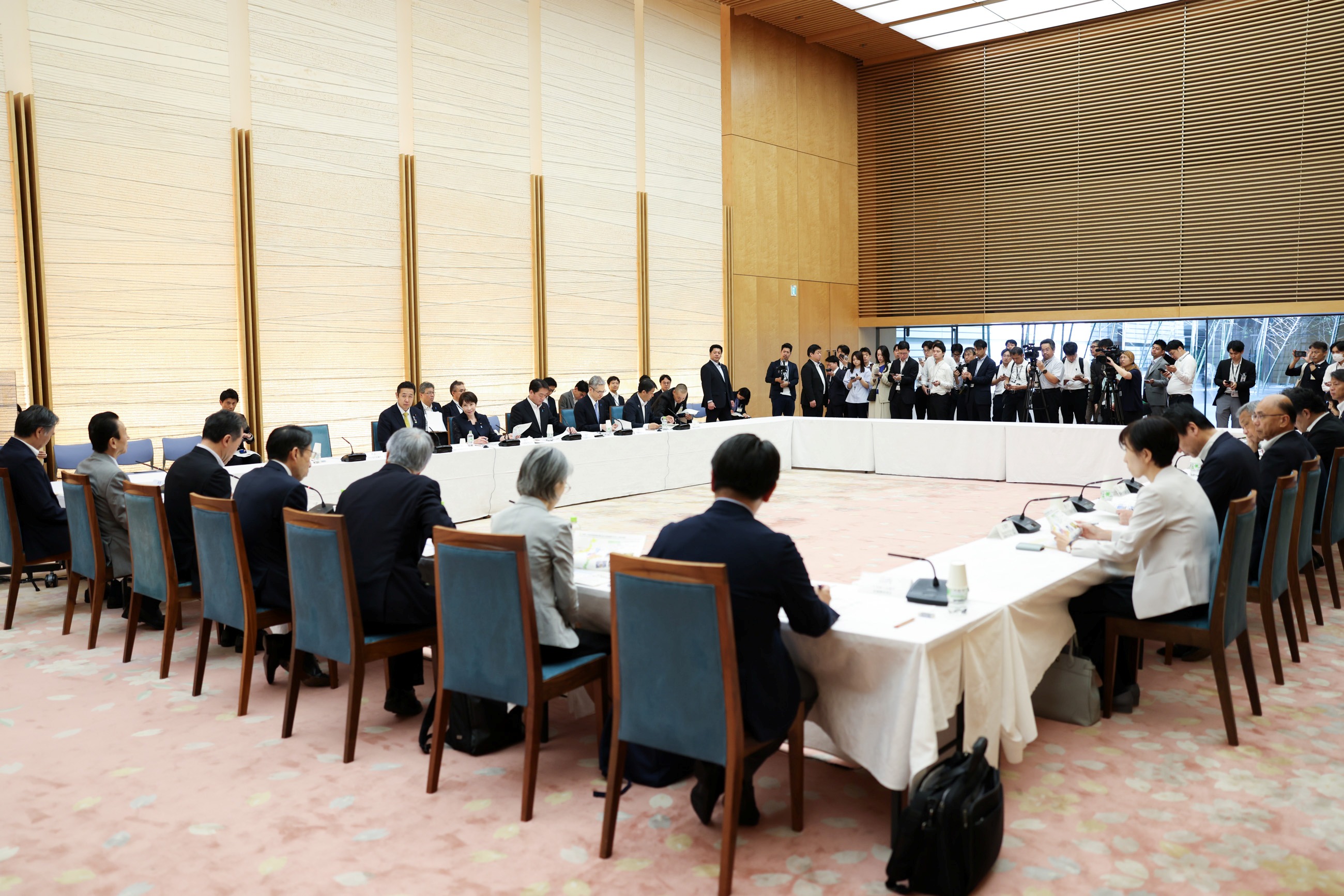 高市首相总结会议2
