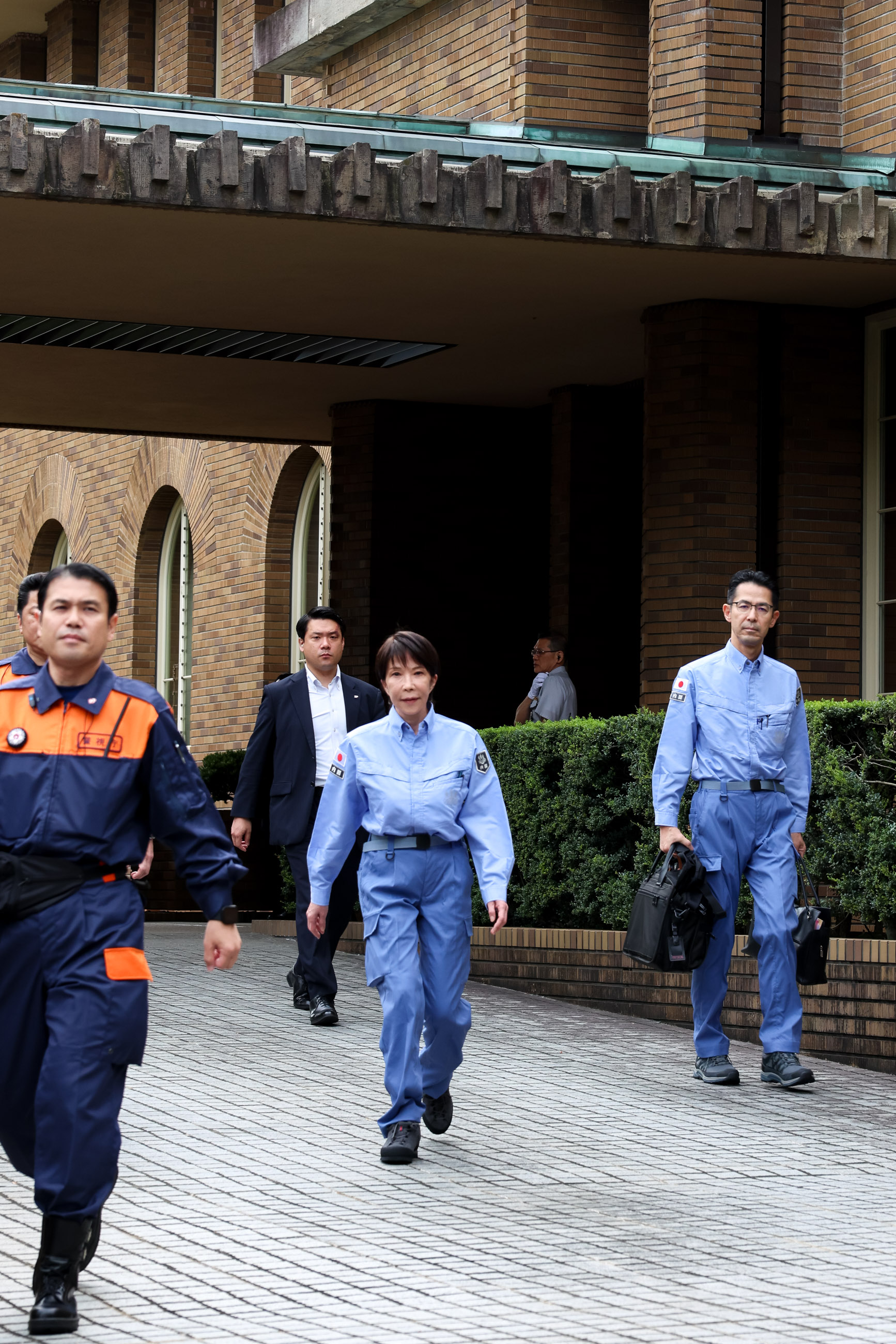 高市首相步行集合1
