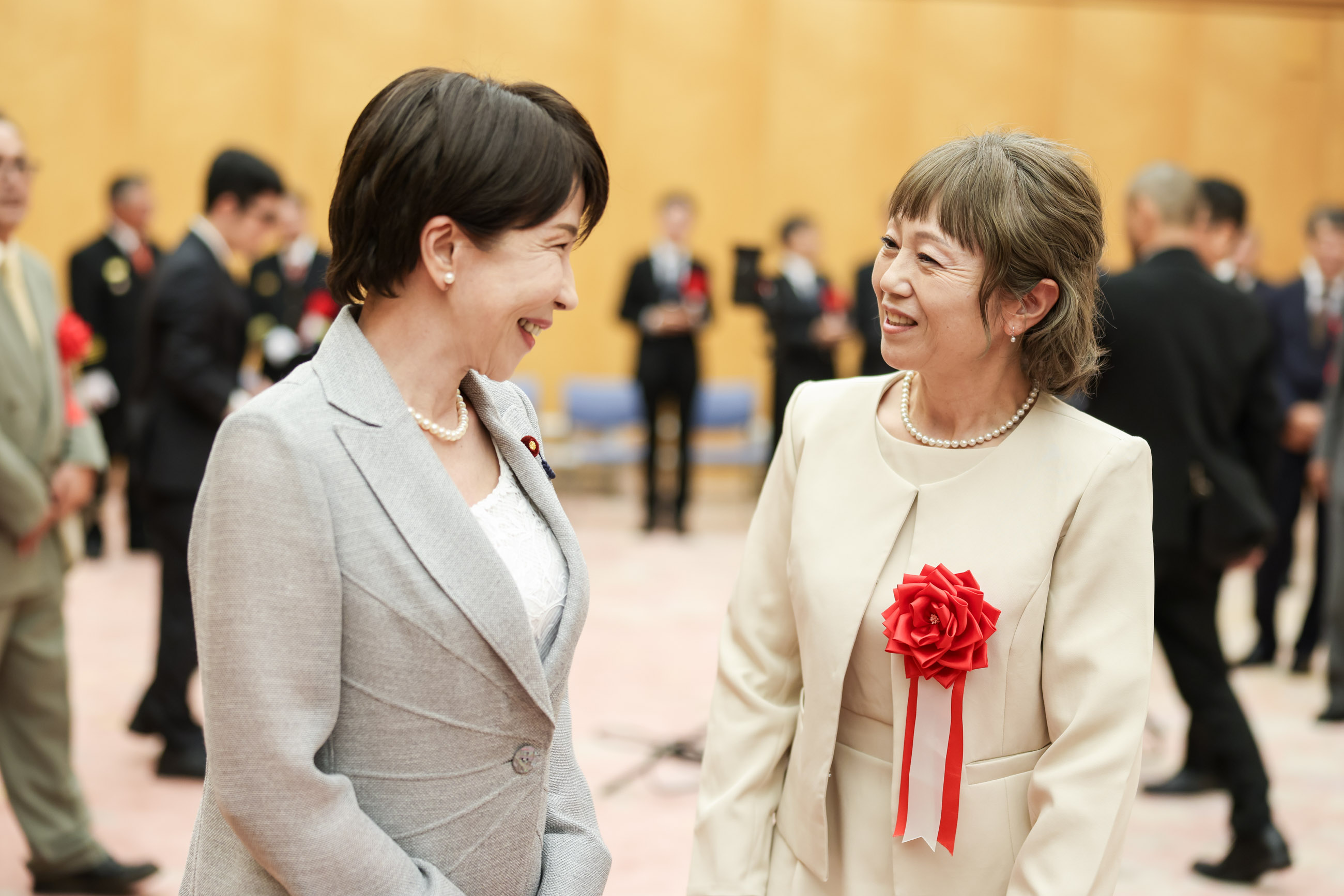高市首相与获奖者交流3