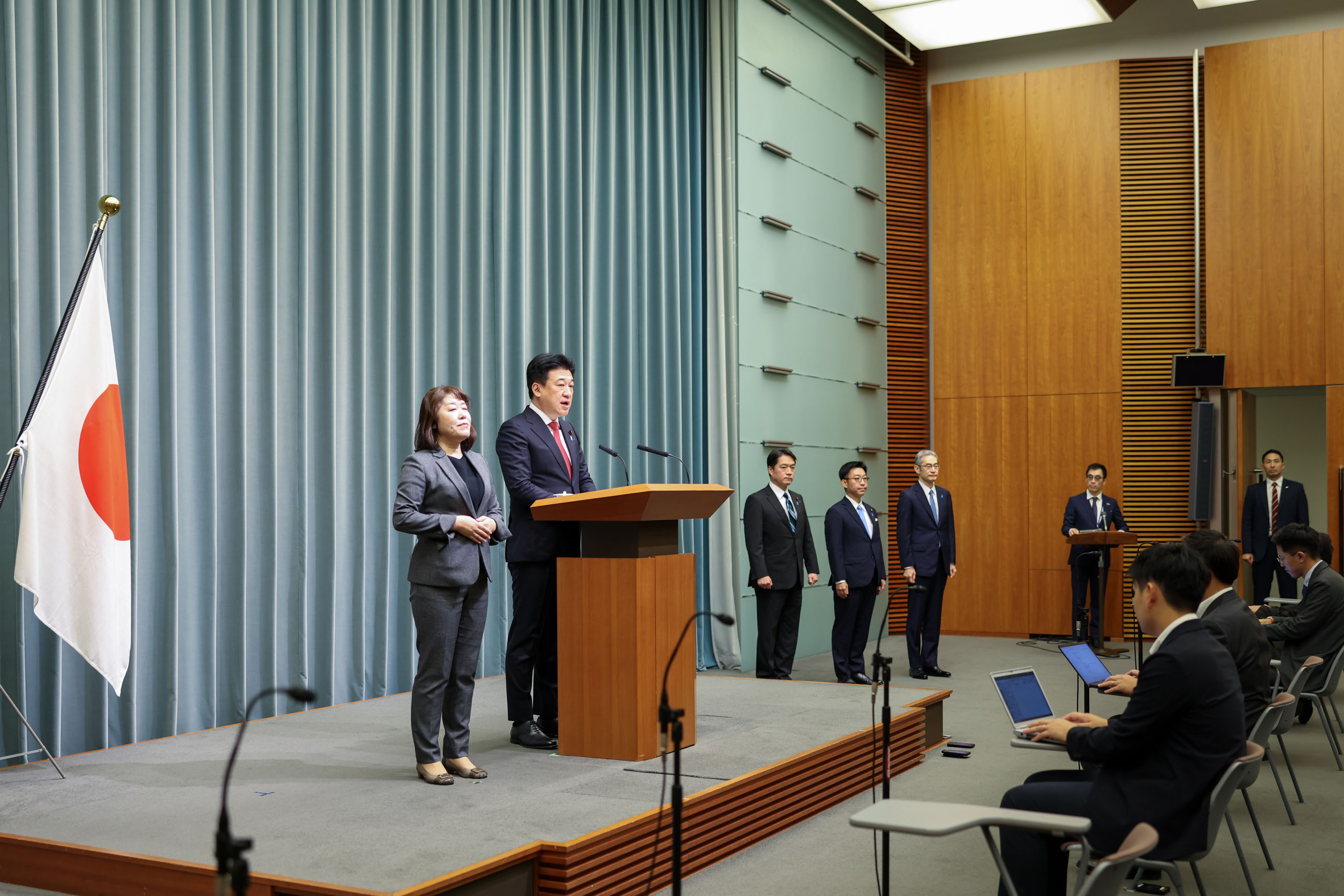 木原官房长官宣读阁僚等名单4