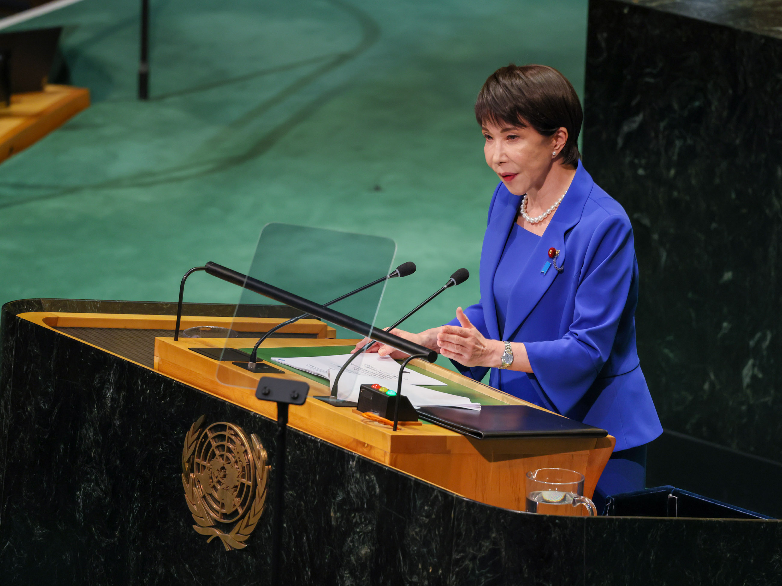 高市首相在联合国大会会议厅发表一般性辩论演讲1