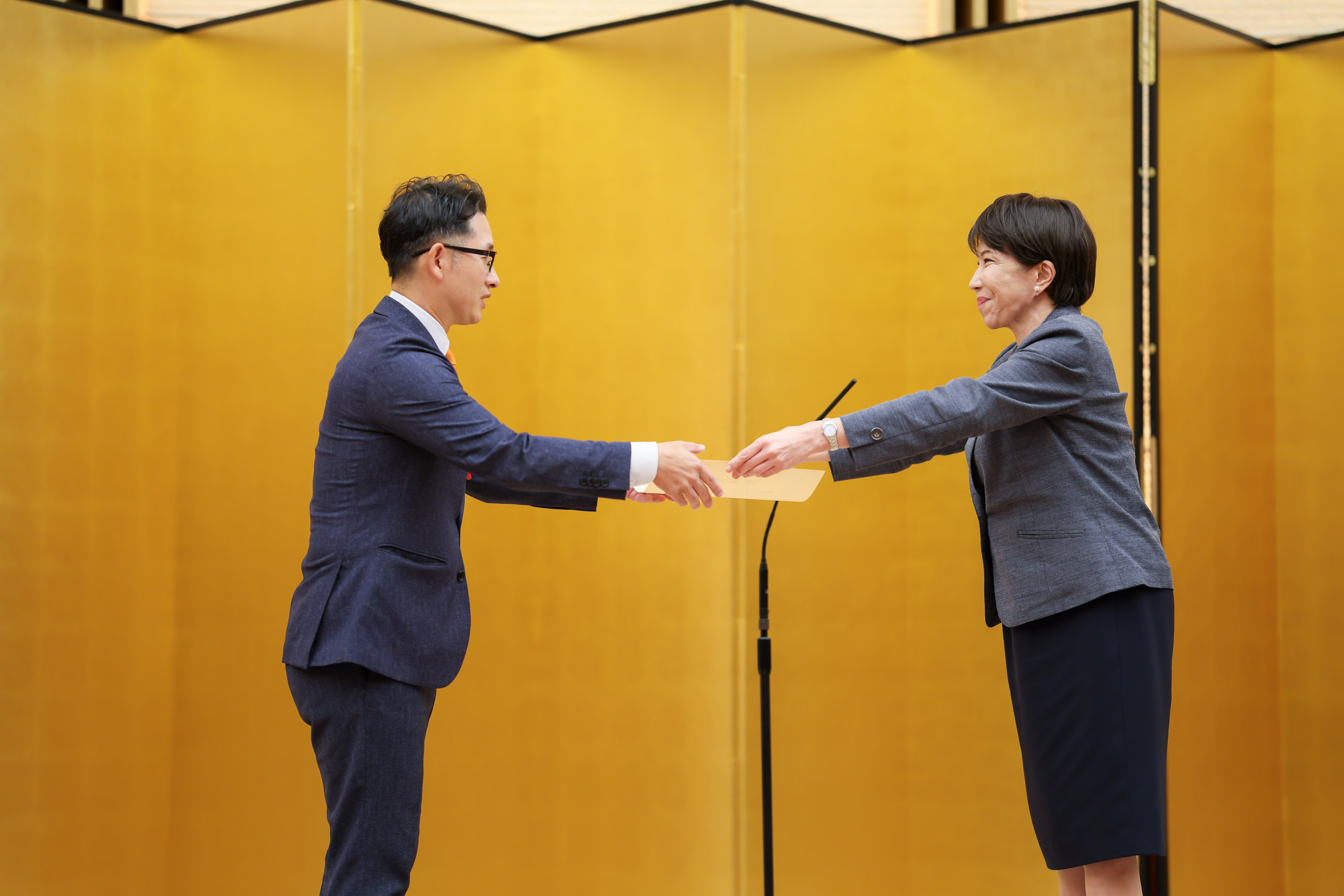 高市首相颁发内阁总理大臣奖1