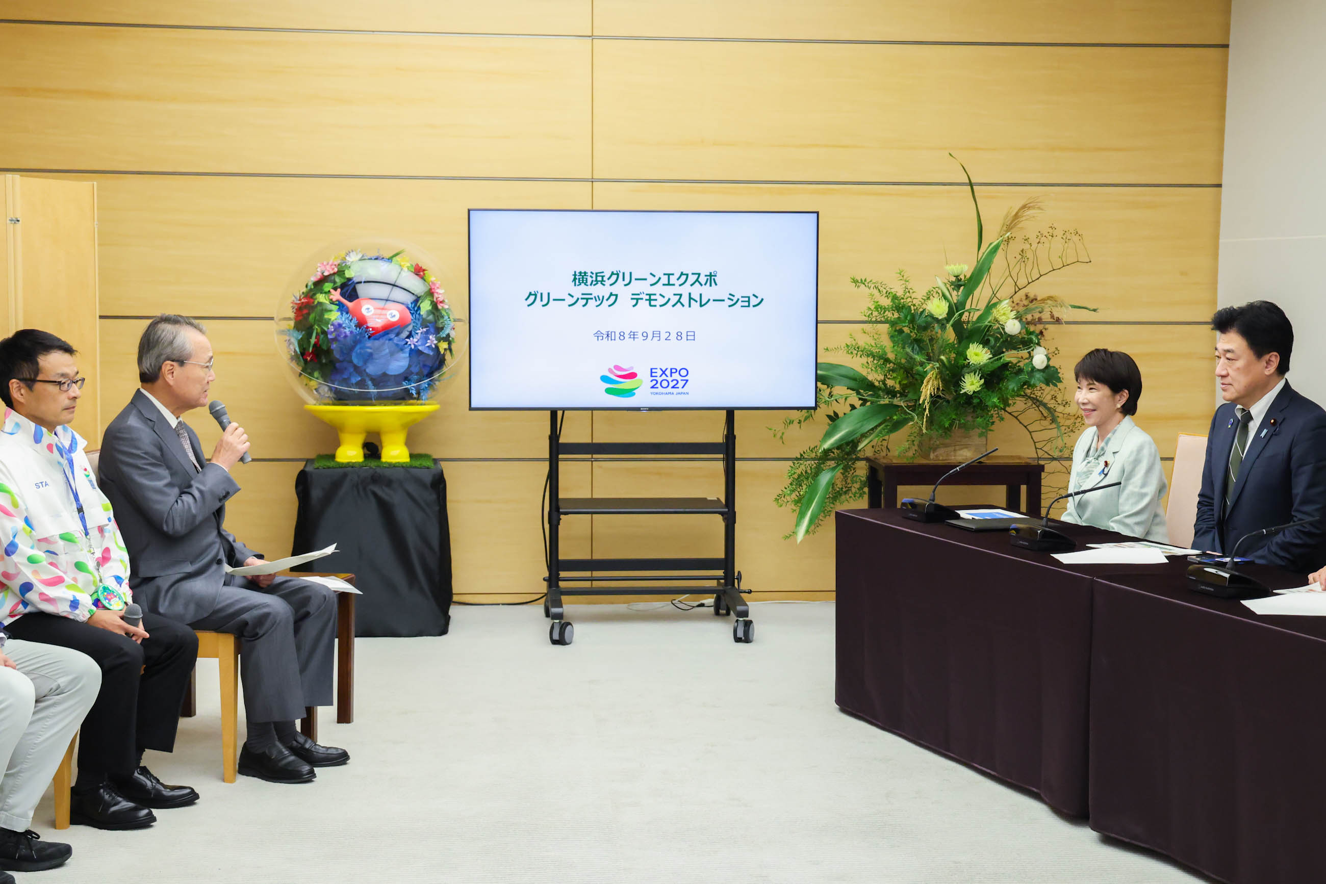 高市首相接受拜会2