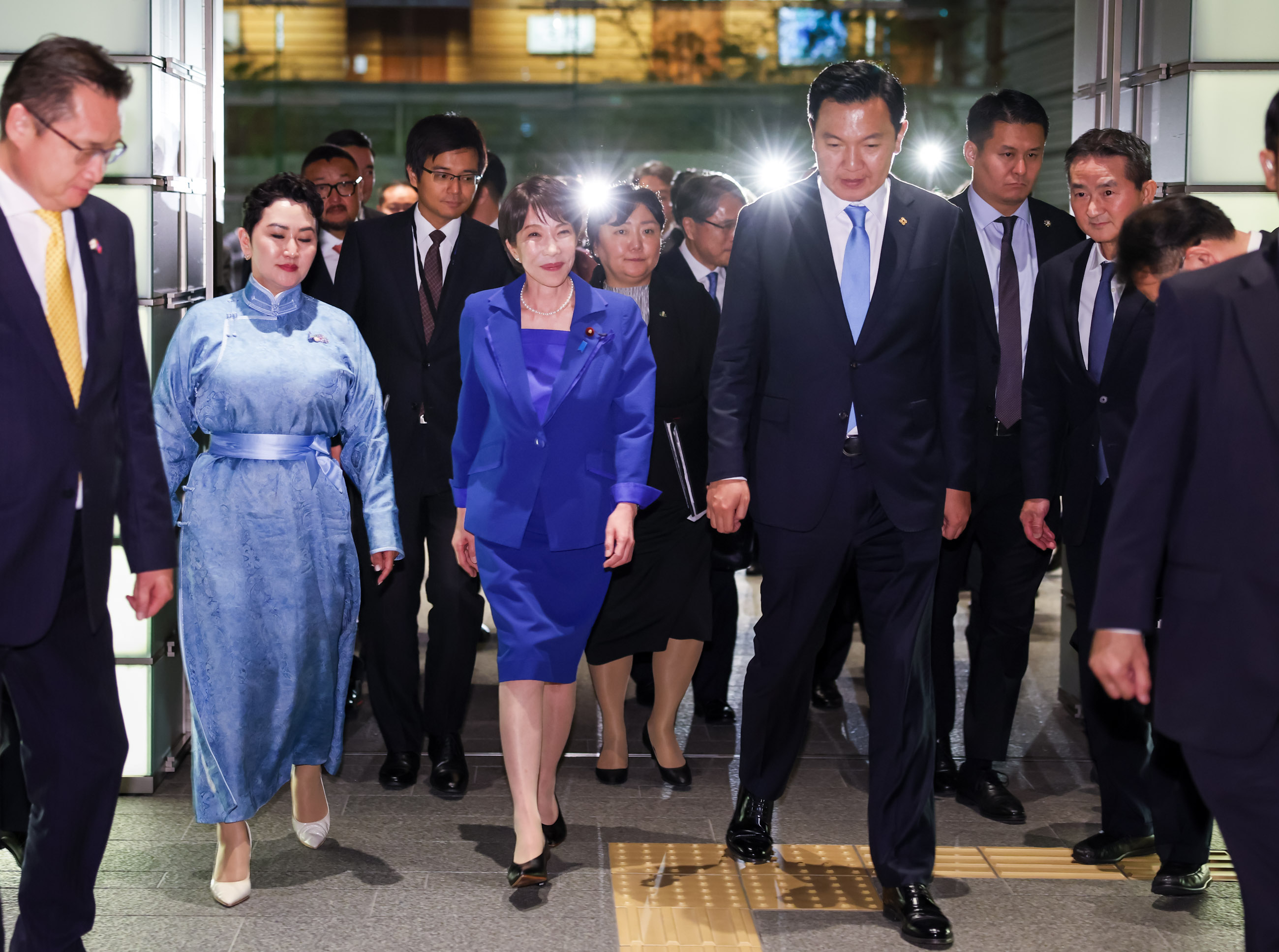高市首相为乌其尔勒总理送行1