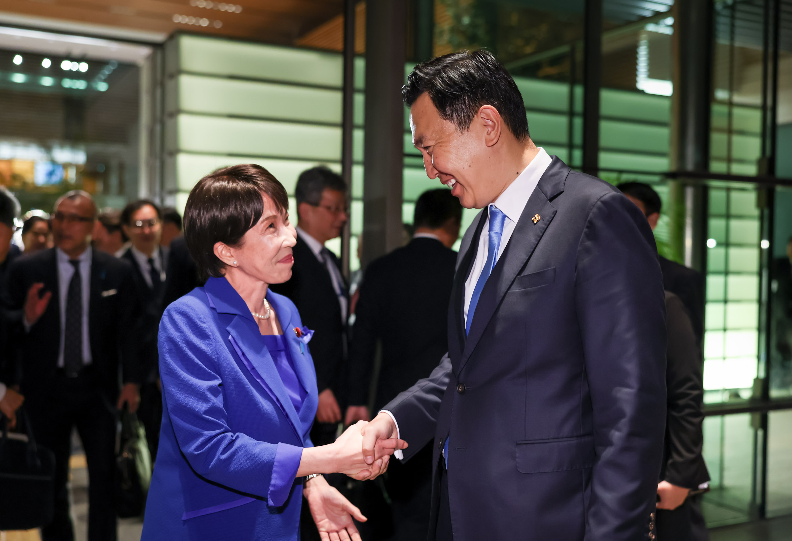 高市首相为乌其尔勒总理送行2