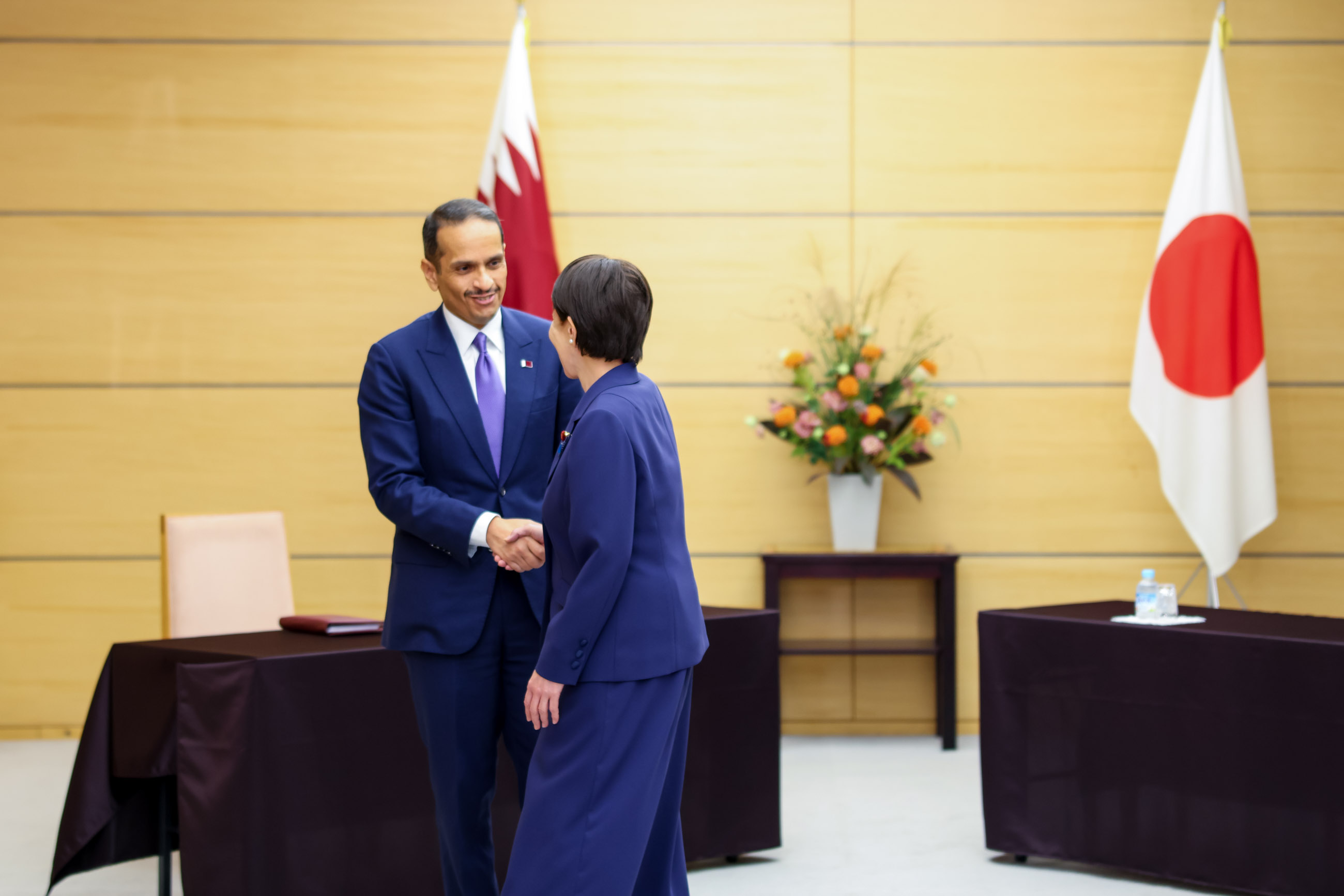 高市首相与穆罕默德首相兼外长举行会谈2
