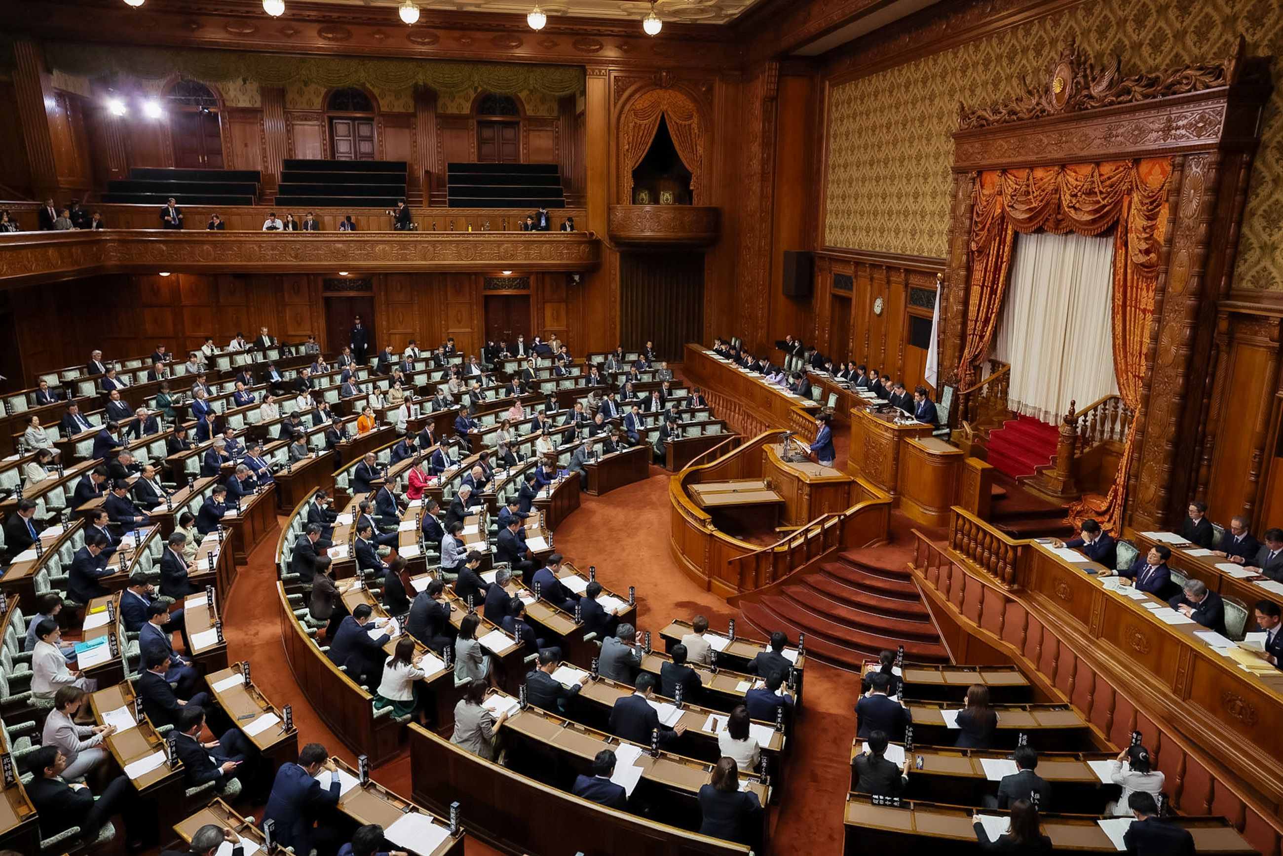 高市首相在参议院全体会议上发表施政方针演说1