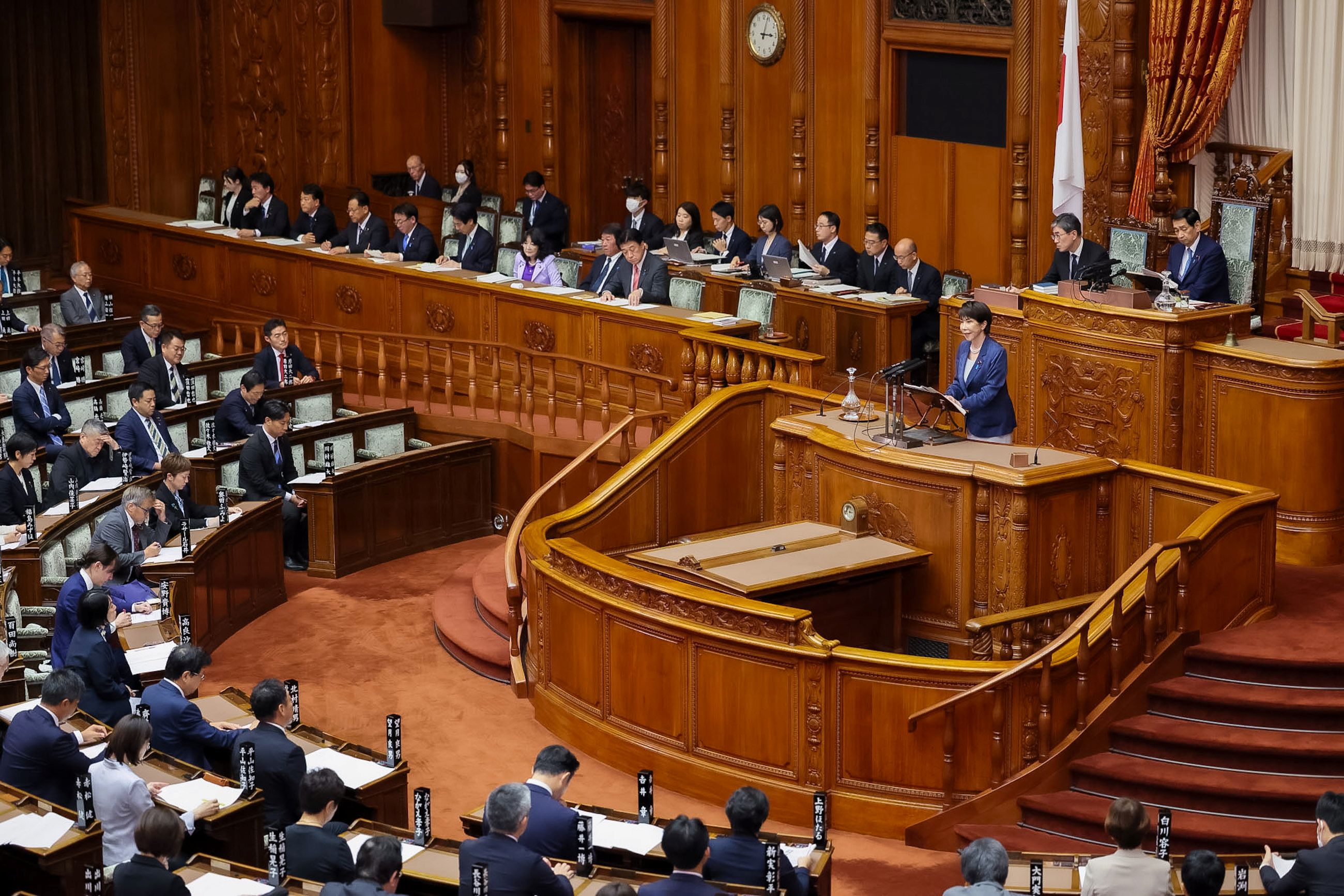 高市首相在参议院全体会议上发表施政方针演说2