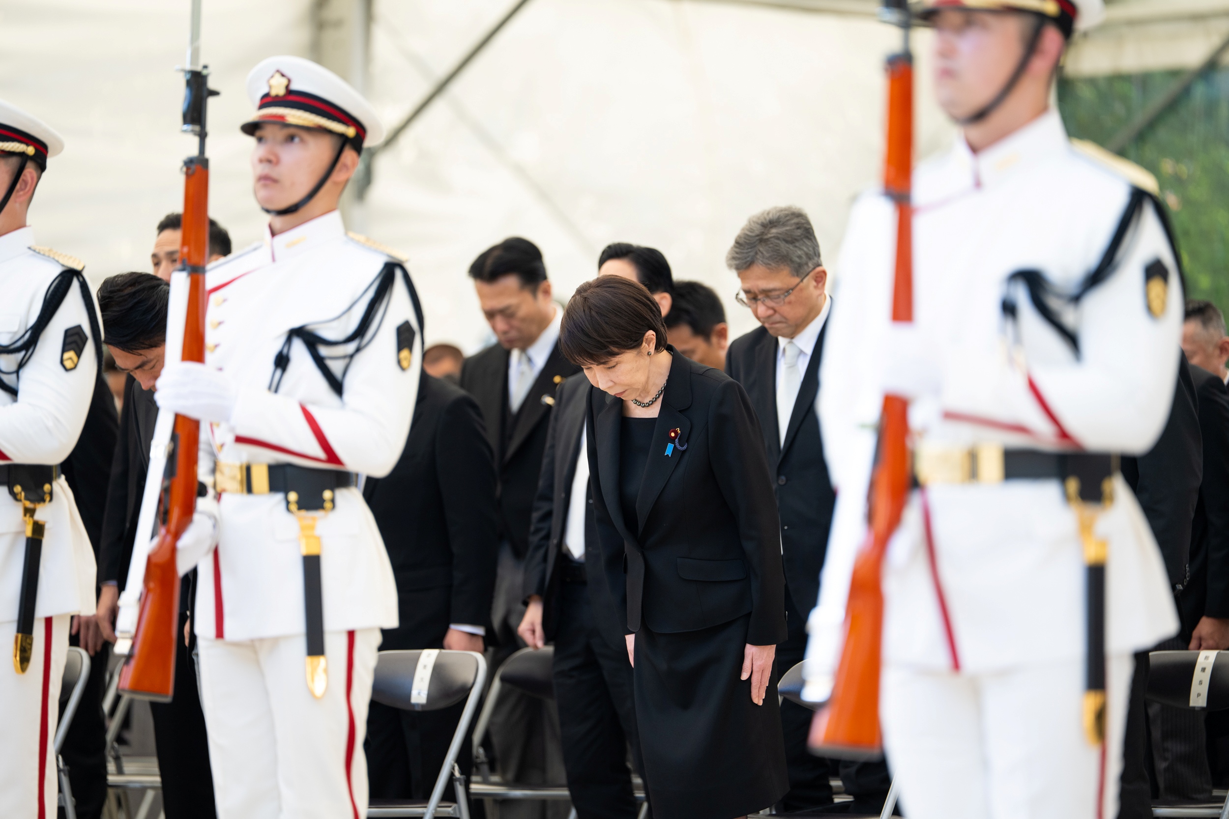 高市首相出席2026年自卫队殉职队员追悼仪式（防卫省供图）2