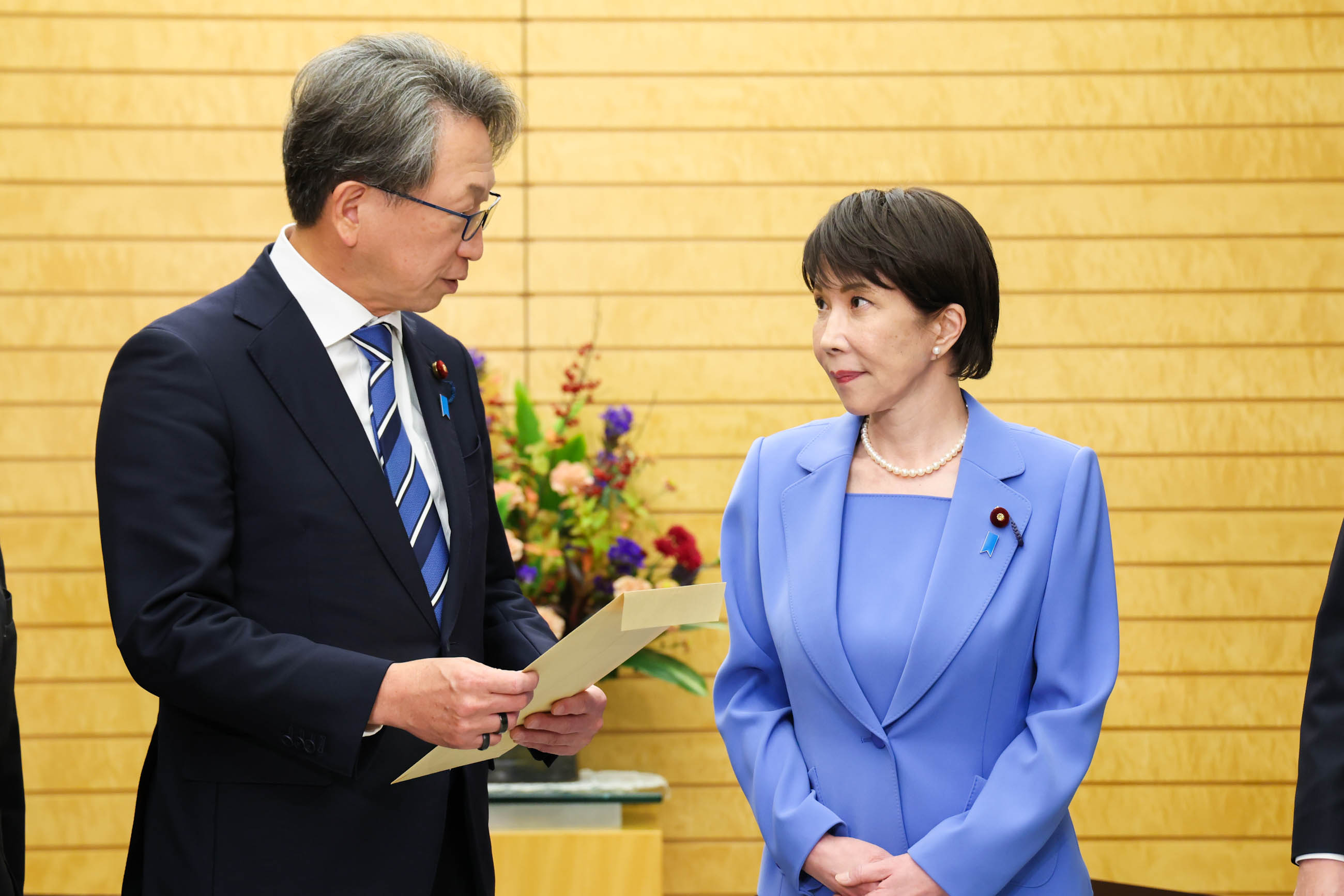 高市首相听取建议2