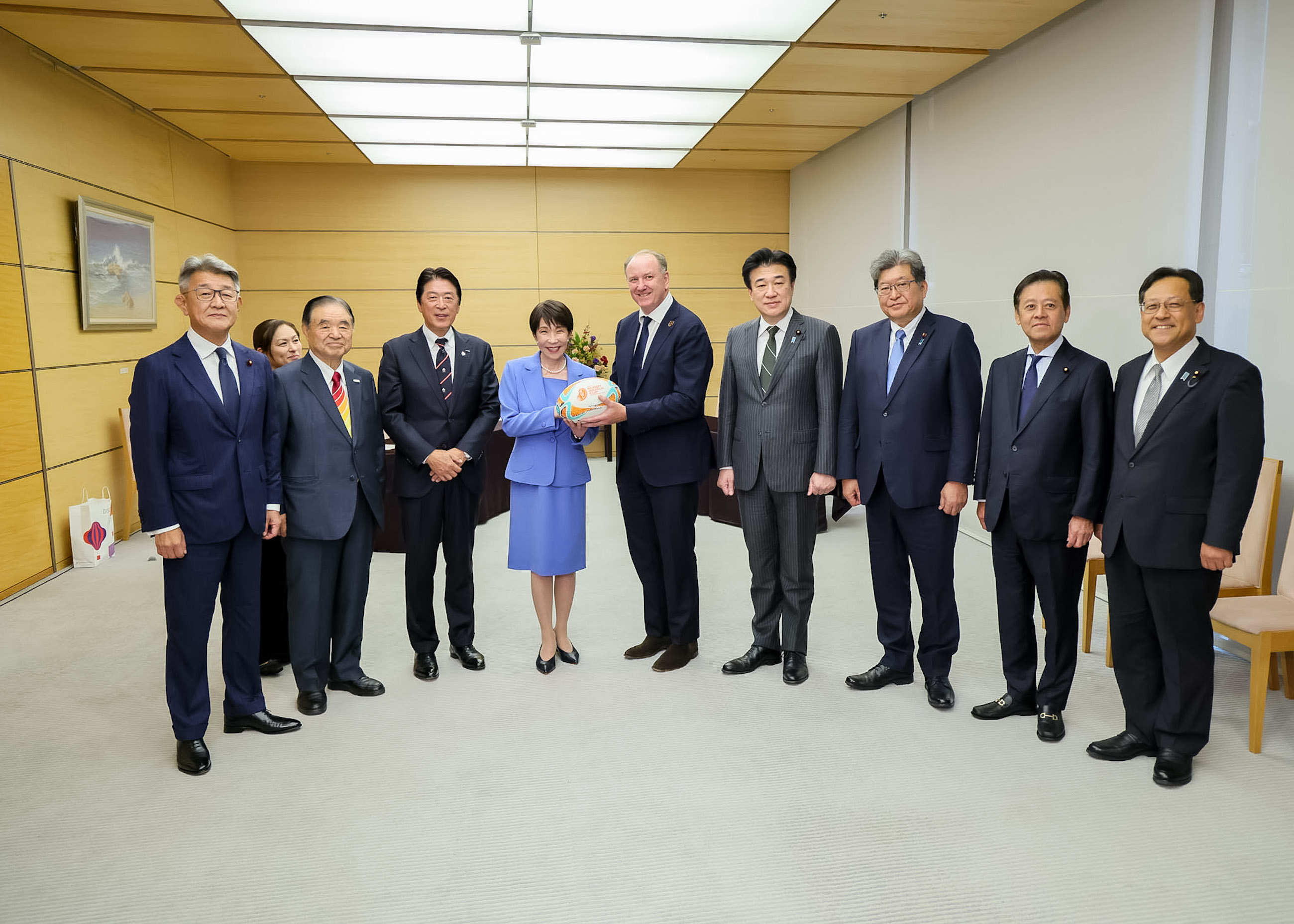 高市首相接受拜会1