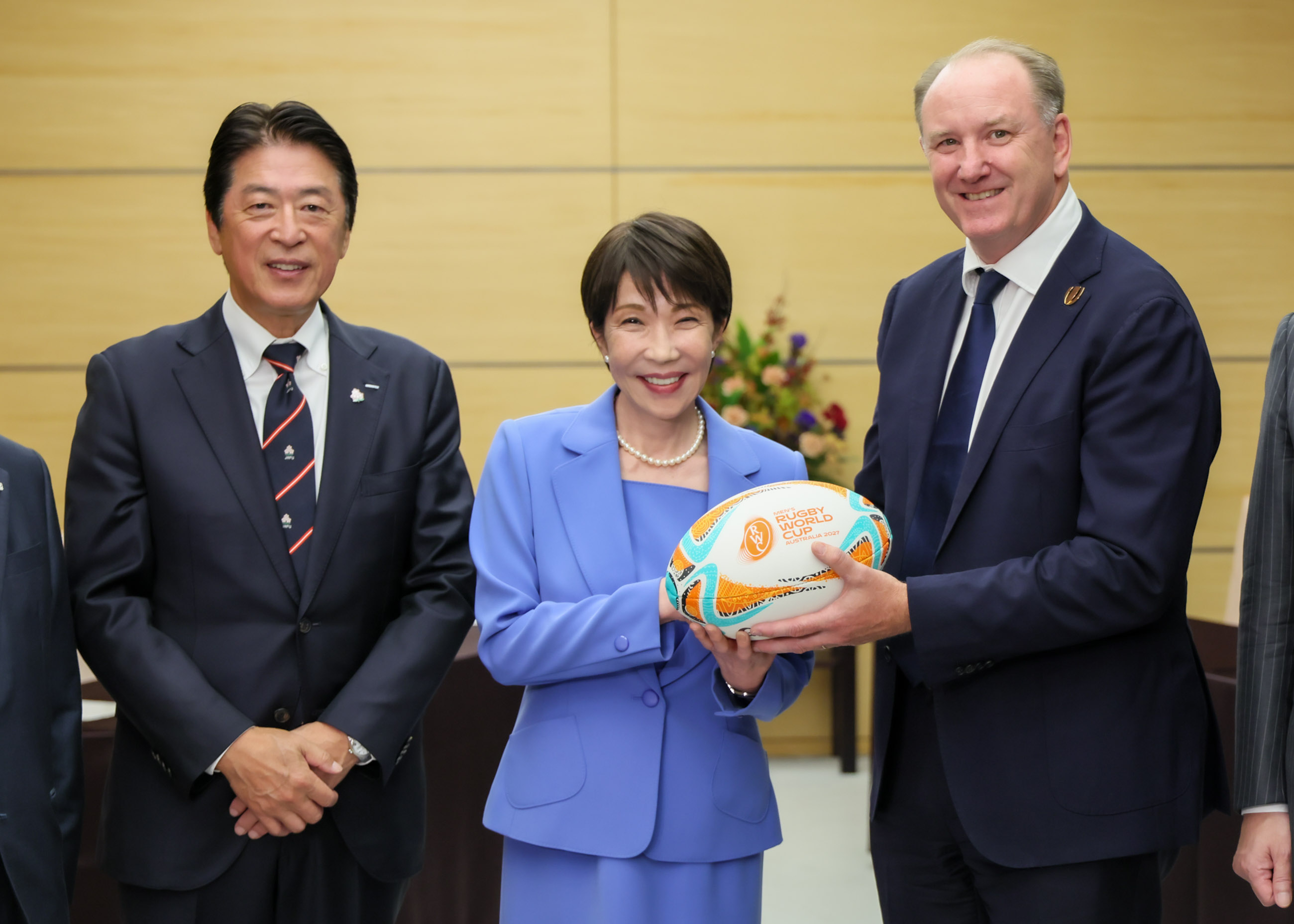 高市首相接受拜会2