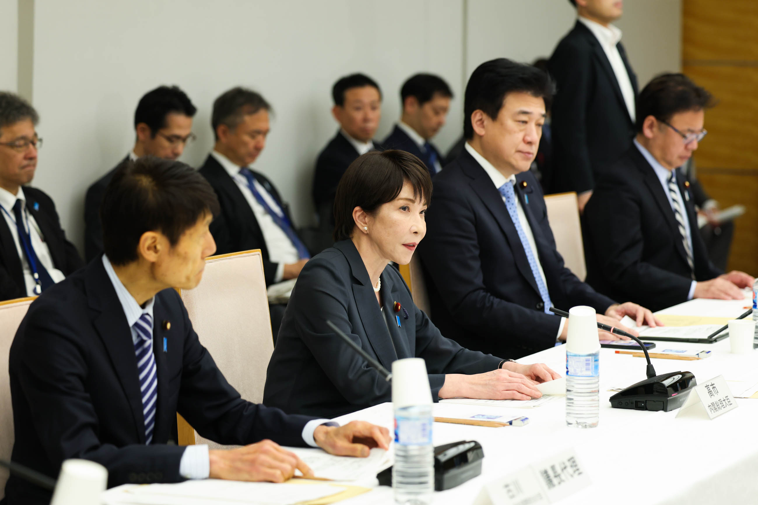 高市首相总结会议2