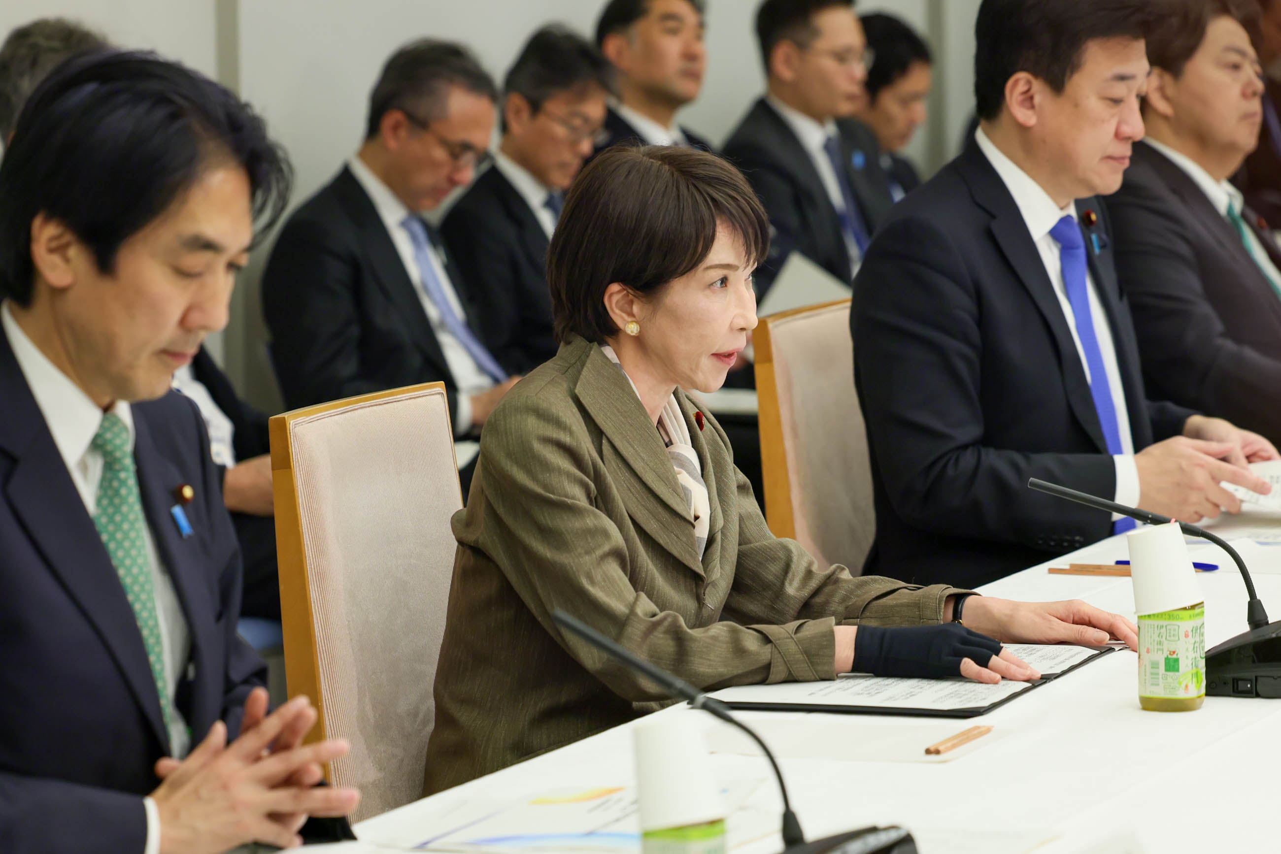 召开经济财政咨询会议